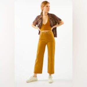 Levis Ribcage Straight Ankle Jeans in mustard yellow